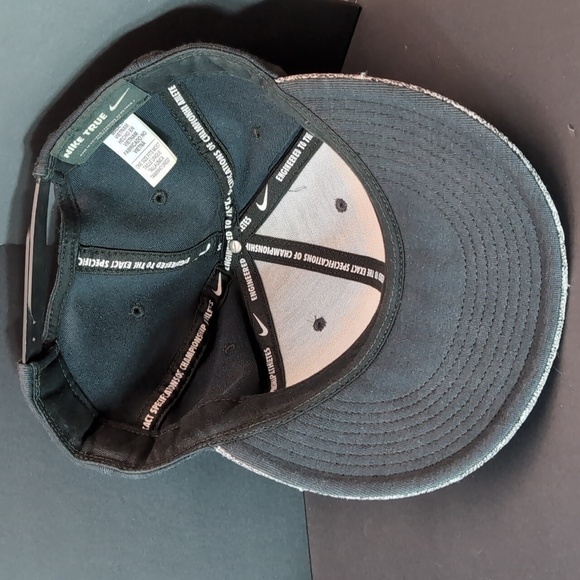 Nike True Swoosh Logo,Men's Tech Pack Black  Snapback Hat. - Picture 6 of 9